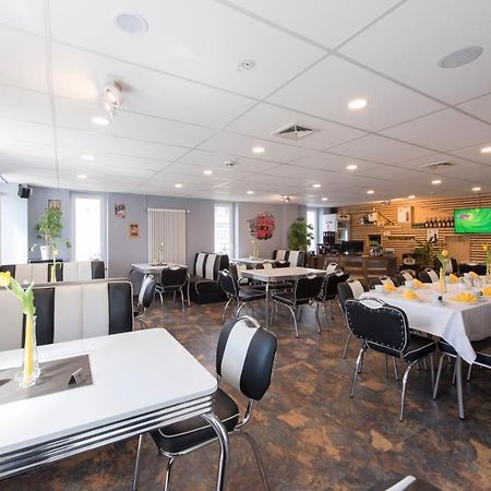 Cafe & Mehr Hotel Halle  Bagian luar foto