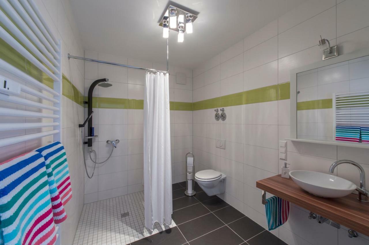 Cafe & Mehr Hotel Halle  Bagian luar foto